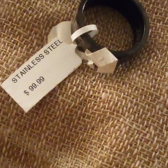 ❤️3/$10❤️ NWT Stainless Steel Black Ring Punk Style Skull Pattern Ring - Size 9 - Picture 4 of 4